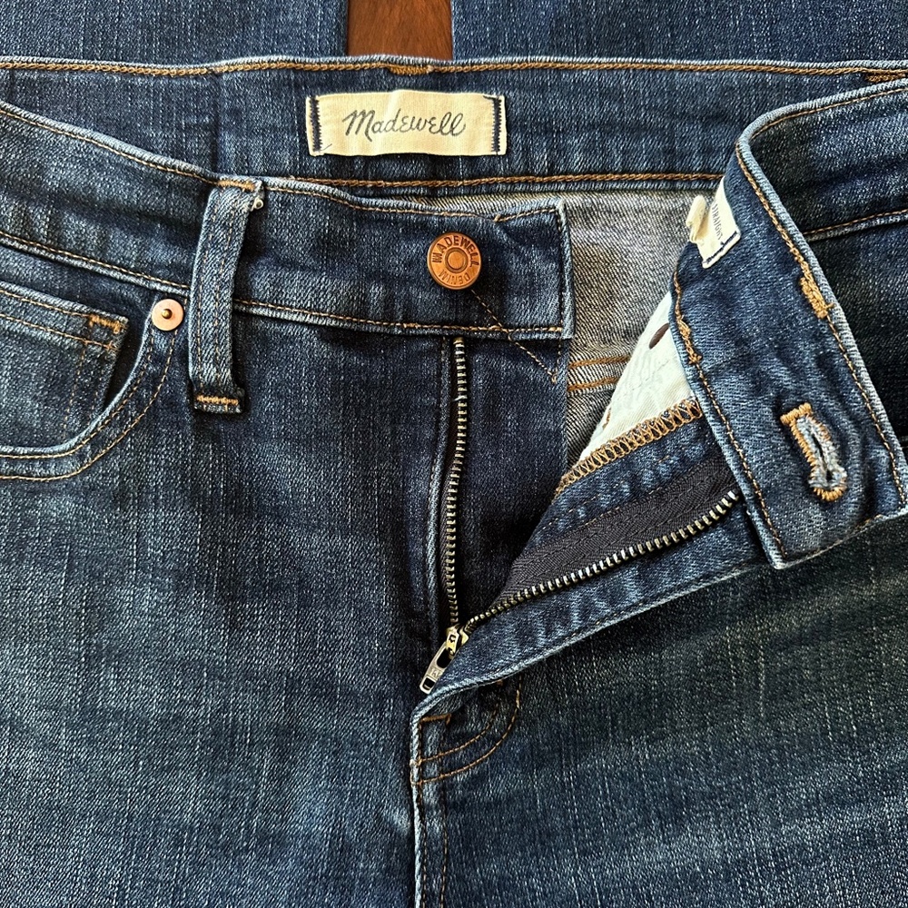Madewell Slim Straight Jeans in Hammond Wash - Picture 7 of 15
